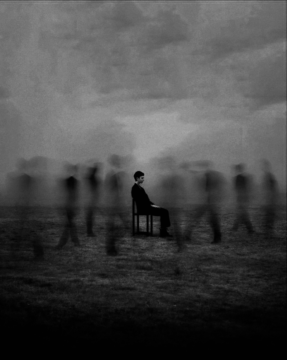 مُرتَحِلٌ أنا.